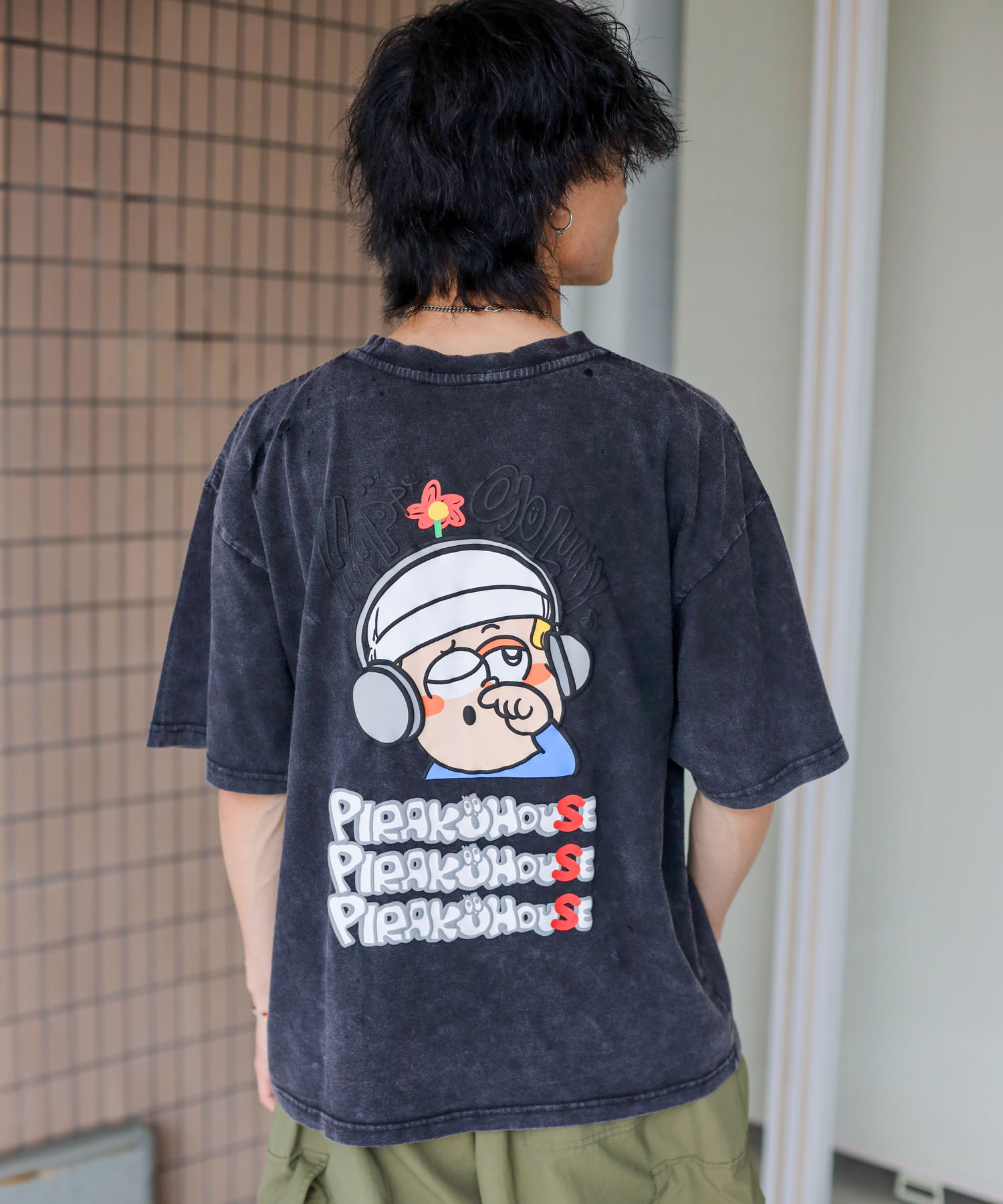 『PIRAKO×SPINNS』 Tシャツ HEADPHONE コーデ3