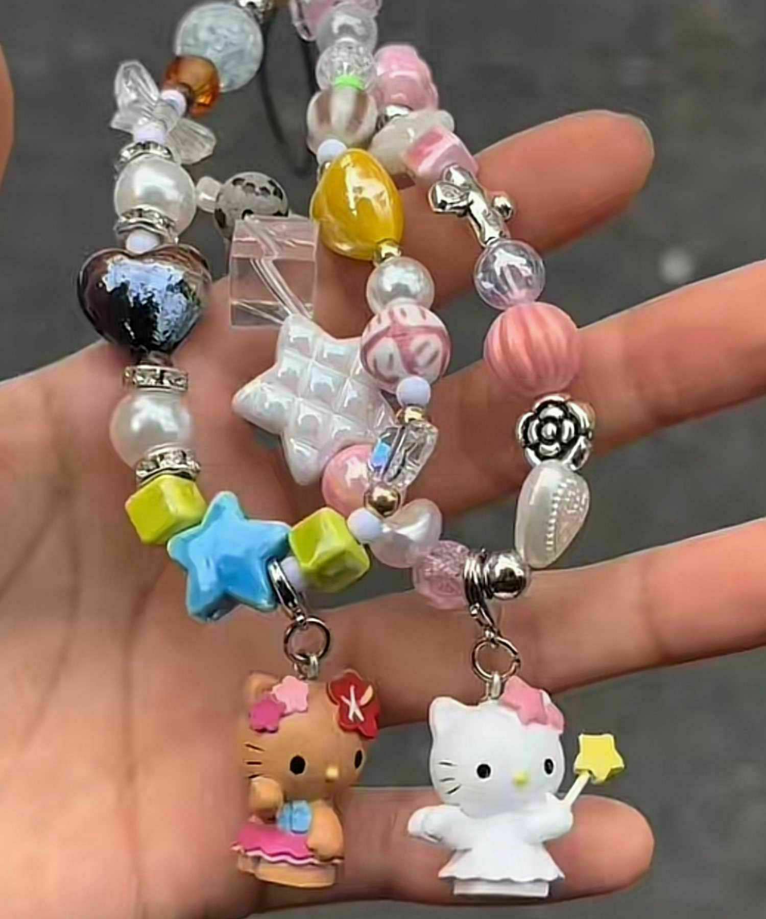 ハローキティ×SPINNS』ビーズストラップ | SPINNS WEB STORE | SPINNS  