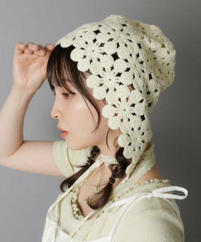 【新品】M&KYOKO ニットキャップ　花文様の飾り刺繍付 エム アンド キョウコ フラワー刺しゅう ニット帽- ショップ