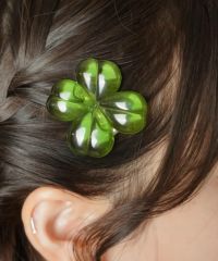 レザーヘアピン　グリーン （はる） ヘアクリップ/クリアクローバー/ヘアピン/NEO森ガール（バレッタ/ヘア
