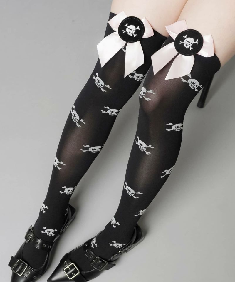 CHANEL 激レア　レディースカシミヤニーハイソックス　美品　イギリス製 CHANEL 激レア レディースカシミヤニーハイソックス 美品 イギリス製