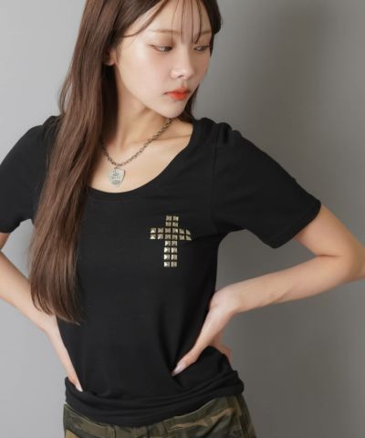 平成ギャル　Tシャツ デコルテを見せるのが、ギャルではマスト】平成ギャルTシャツ/V