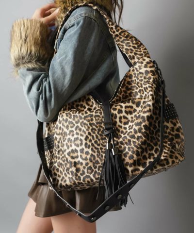 84%OFF】ホルターネックタンクトップ/ヒョウ柄ナンバー