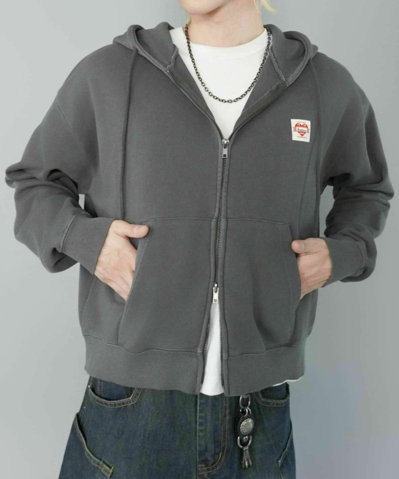 短丈ダブルジップパーカー/ワンポイントハート/リアルツリー/ショート