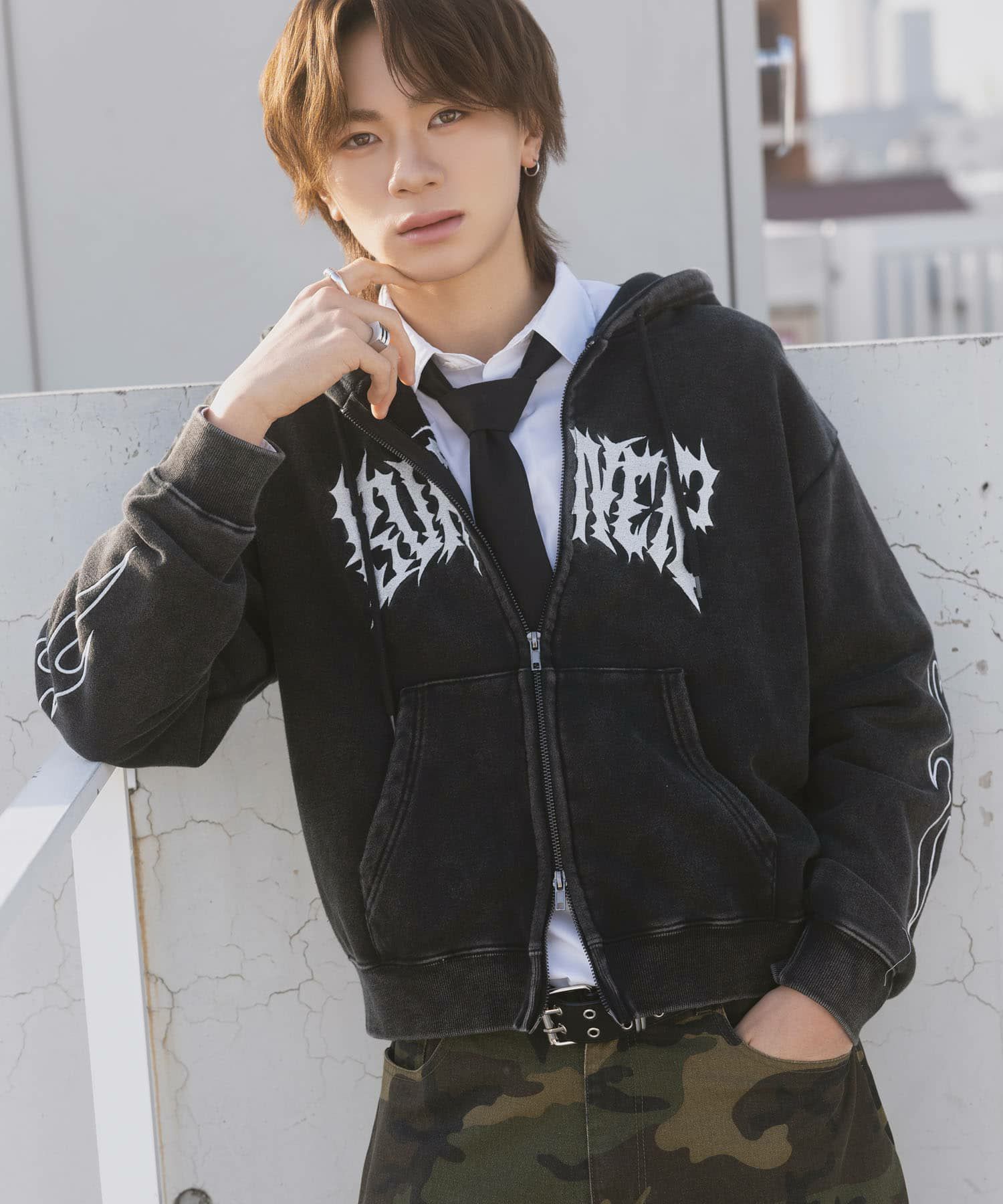 90%OFF】ショート丈ナイロントップス/ロゴ | SPINNS WEB STORE