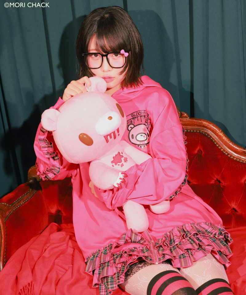 『グルーミー×SPINNS 』 耳付きフリルZIPパーカー　-：ブラック グルーミー×SPINNS 』 耳付きフリルZIPパーカー | SPINNS WEB STORE